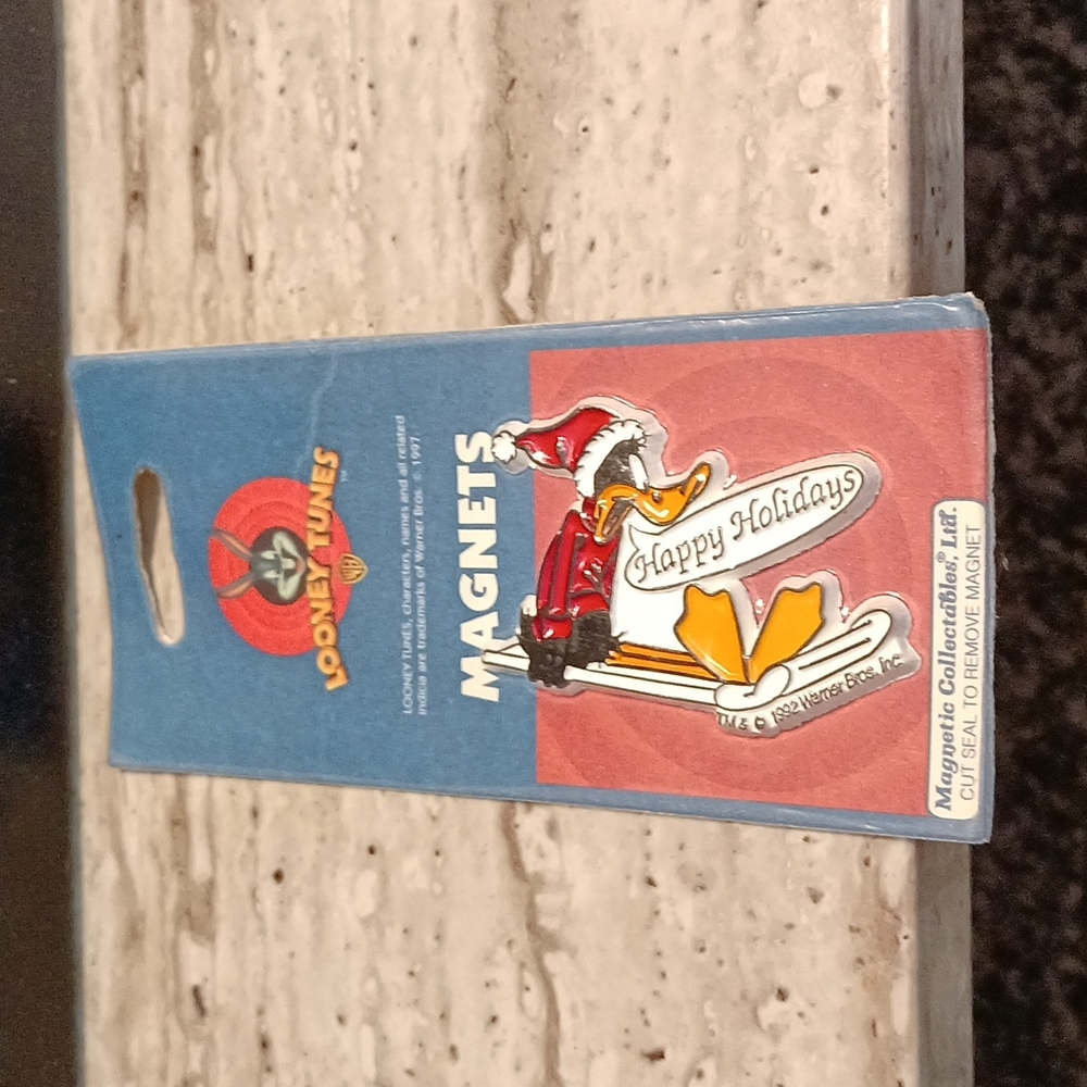 Very rare looney tunes holidays magnet